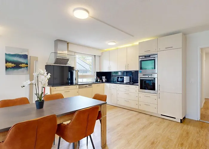 Großzügige 4 Schlafzimmer In Bergblick Zentrale Lage Apartamento *